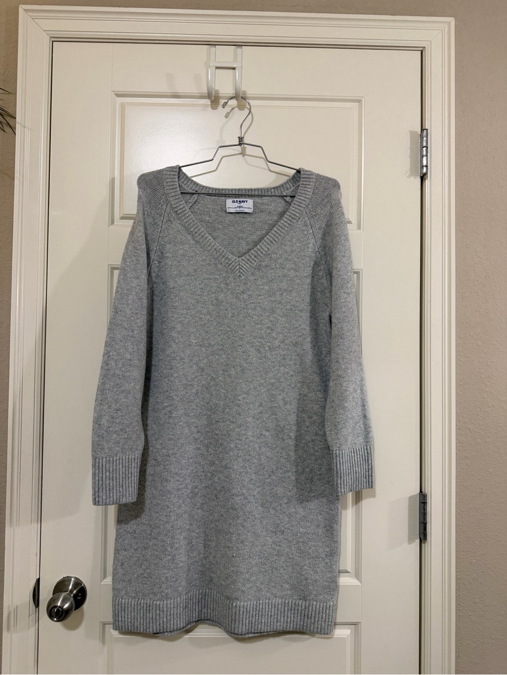 Old Navy Light Gray V-Neck Sweater Dress